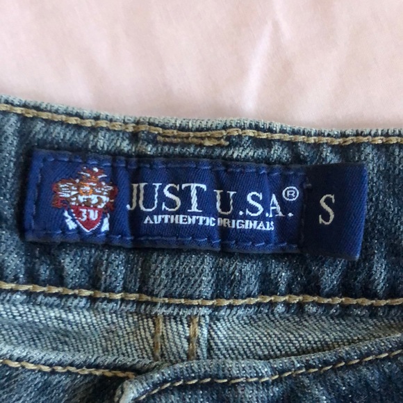 Shorts - Picture 3 of 3